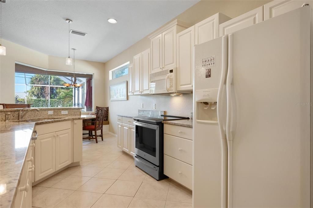 На продажу: $985,000 (3 спален, 2 ванн, 1972 Квадратных фут)