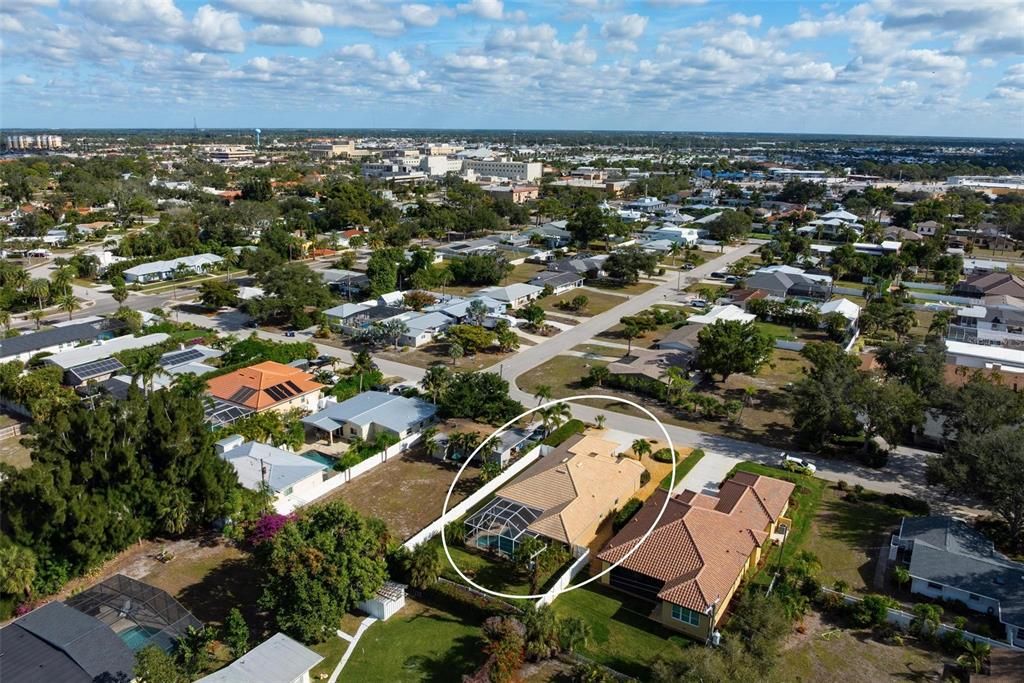 На продажу: $985,000 (3 спален, 2 ванн, 1972 Квадратных фут)