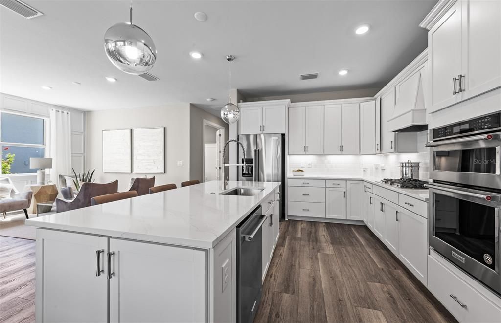 En Venta: $453,685 (3 camas, 2 baños, 2230 Pies cuadrados)