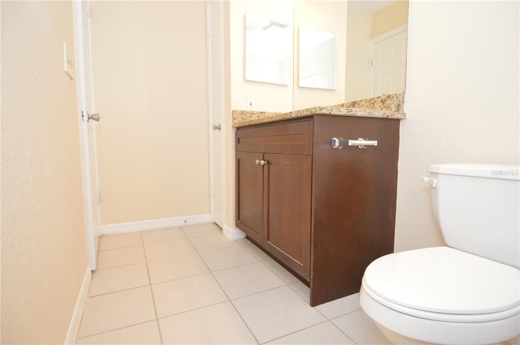 For Rent: $1,450 (1 beds, 1 baths, 642 Square Feet)