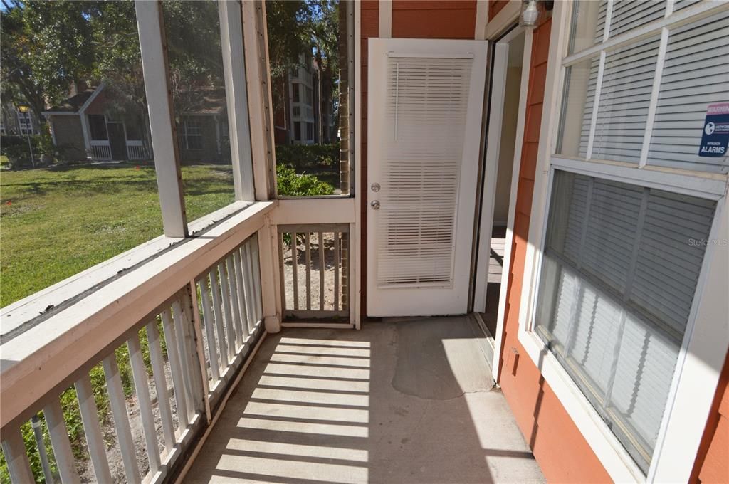 For Rent: $1,450 (1 beds, 1 baths, 642 Square Feet)