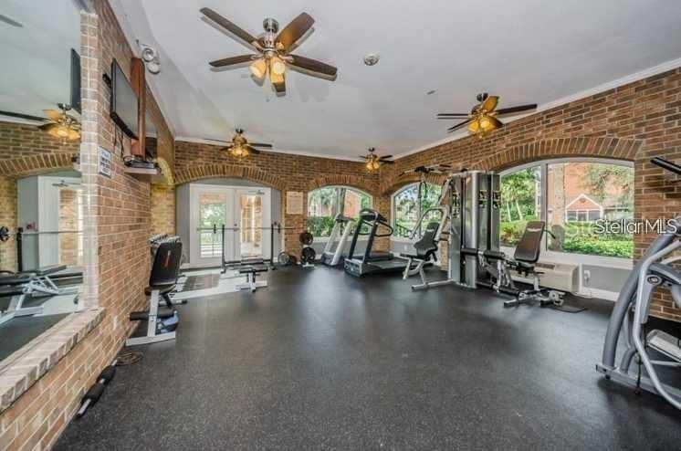 For Rent: $1,450 (1 beds, 1 baths, 642 Square Feet)