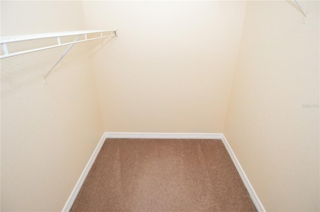 For Rent: $1,450 (1 beds, 1 baths, 642 Square Feet)