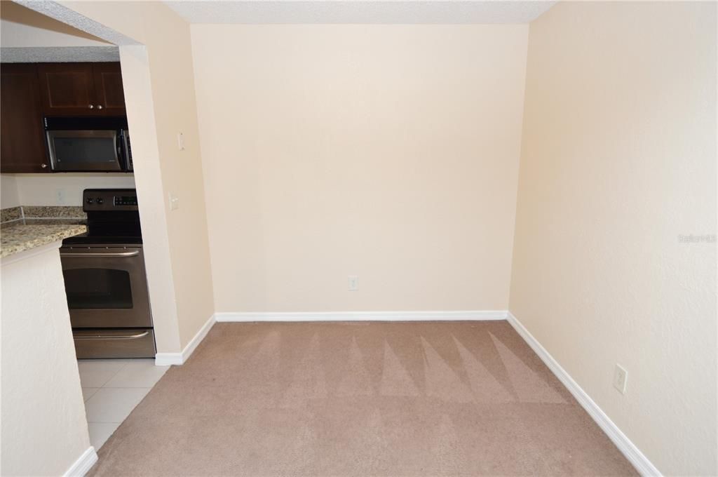 For Rent: $1,450 (1 beds, 1 baths, 642 Square Feet)