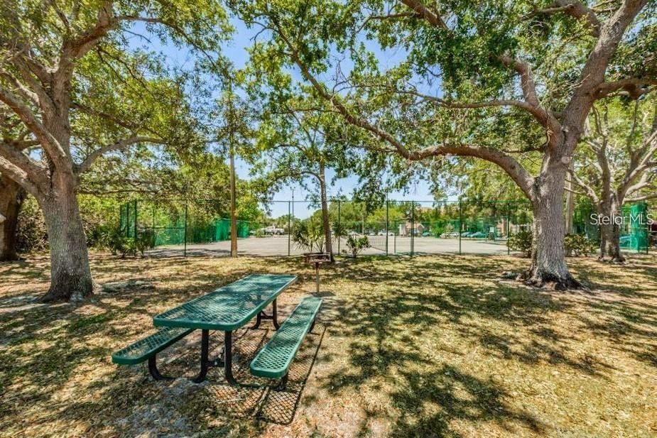 For Rent: $1,450 (1 beds, 1 baths, 642 Square Feet)