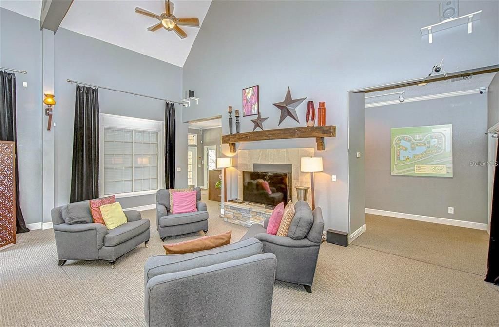 For Rent: $1,450 (1 beds, 1 baths, 642 Square Feet)