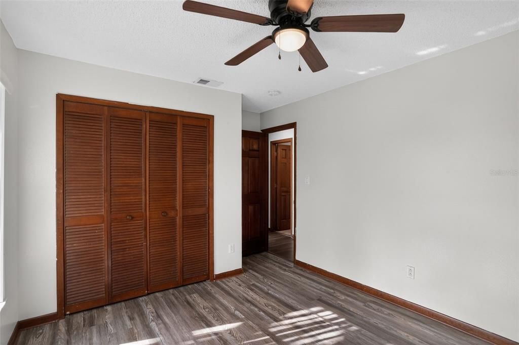 En Venta: $314,900 (4 camas, 2 baños, 1562 Pies cuadrados)