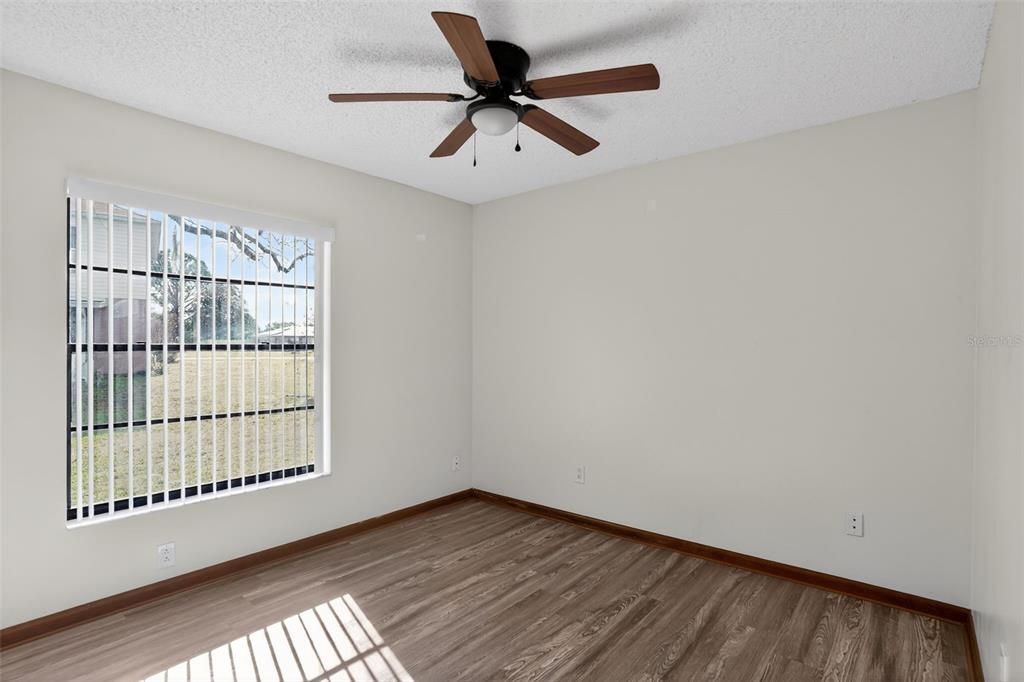 En Venta: $314,900 (4 camas, 2 baños, 1562 Pies cuadrados)