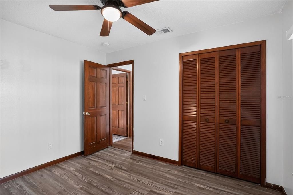 En Venta: $314,900 (4 camas, 2 baños, 1562 Pies cuadrados)