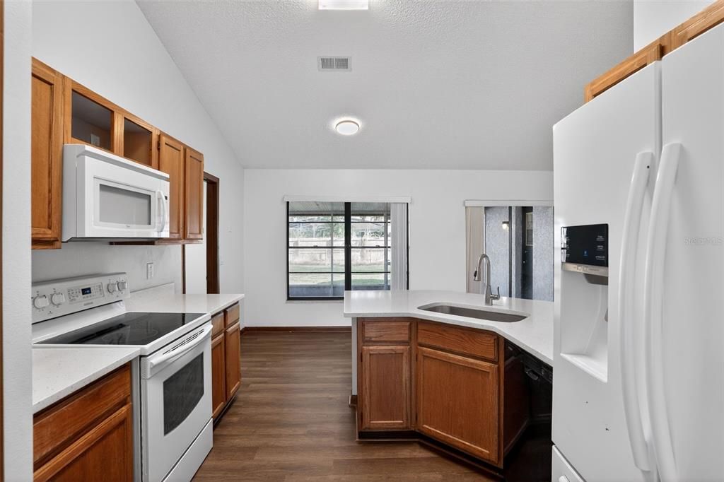 En Venta: $314,900 (4 camas, 2 baños, 1562 Pies cuadrados)