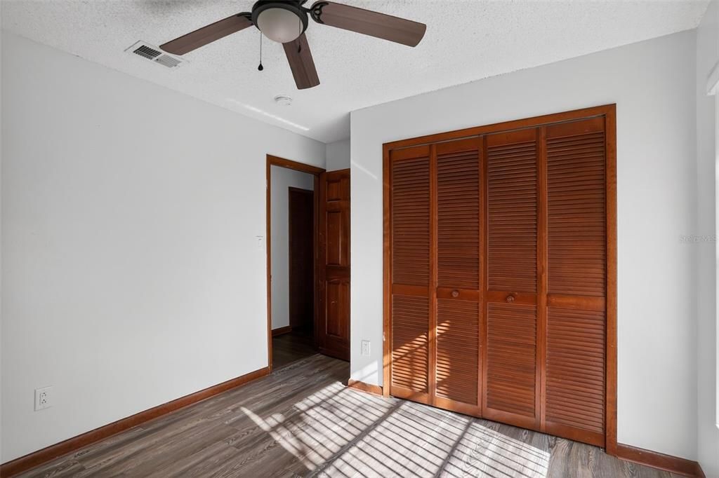 En Venta: $314,900 (4 camas, 2 baños, 1562 Pies cuadrados)