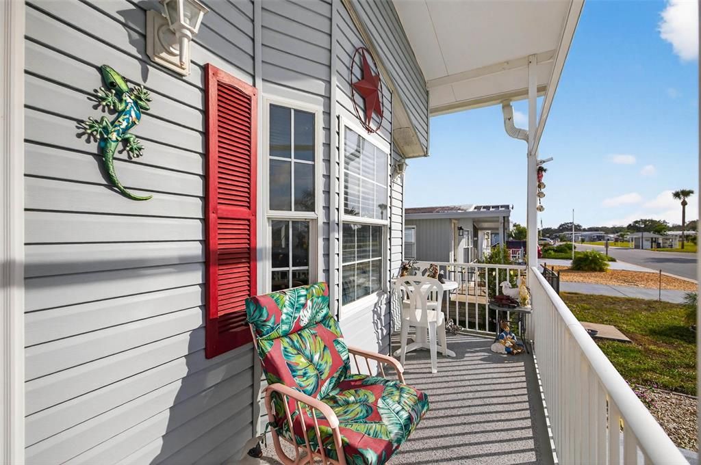 For Sale: $179,900 (2 beds, 2 baths, 756 Square Feet)