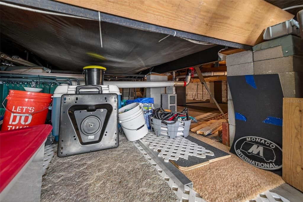 For Sale: $179,900 (2 beds, 2 baths, 756 Square Feet)