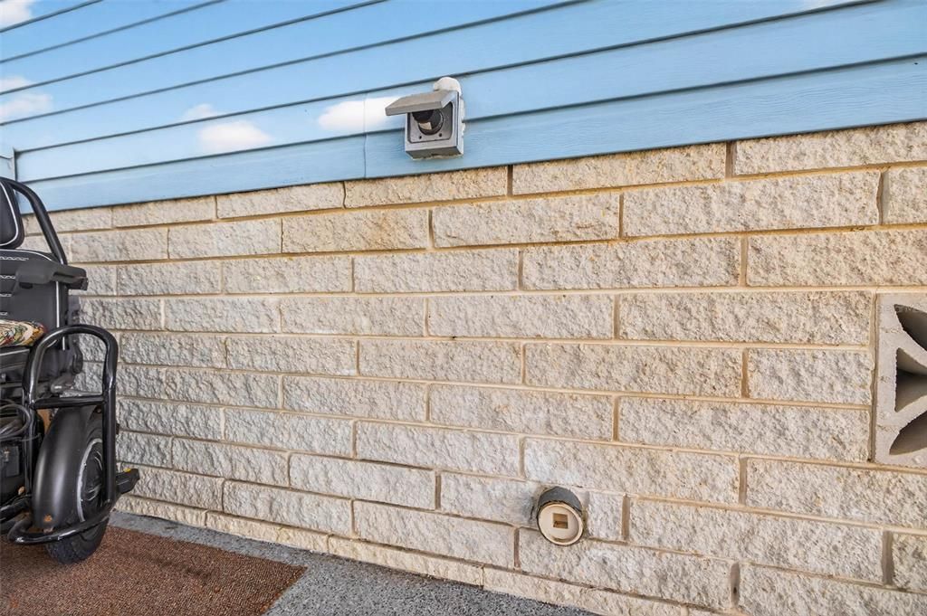 For Sale: $179,900 (2 beds, 2 baths, 756 Square Feet)