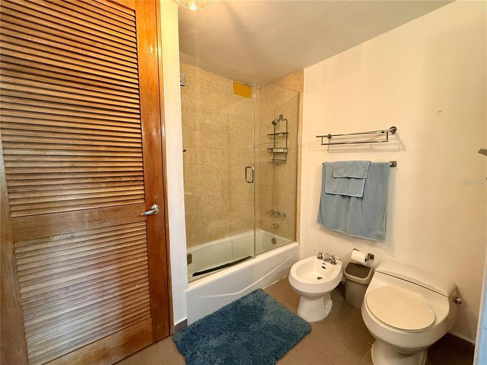 出租: $3,250 (2 贝兹, 2 浴室, 956 平方英尺)