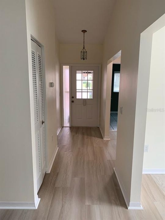 For Sale: $234,995 (2 beds, 2 baths, 1189 Square Feet)