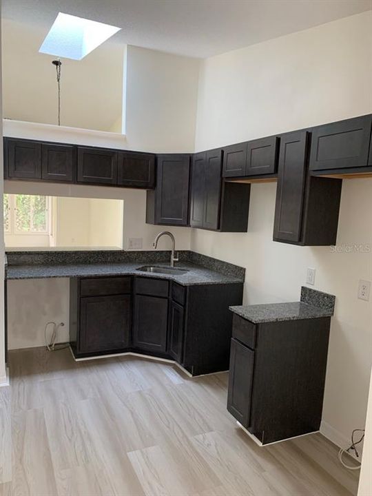 For Sale: $234,995 (2 beds, 2 baths, 1189 Square Feet)