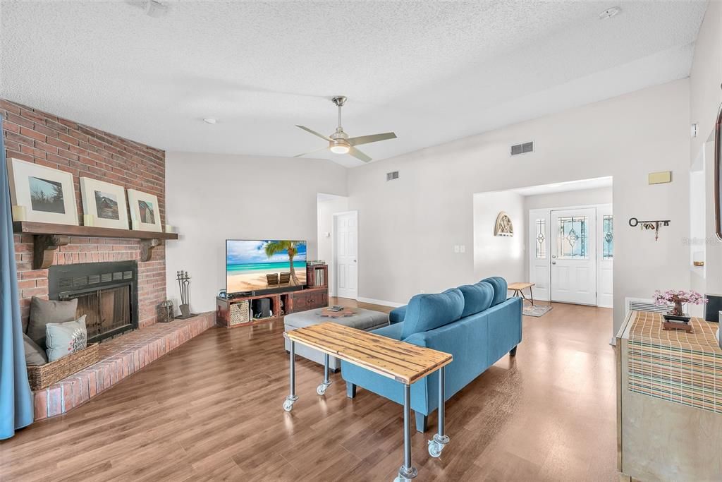 En Venta: $379,500 (3 camas, 2 baños, 1486 Pies cuadrados)