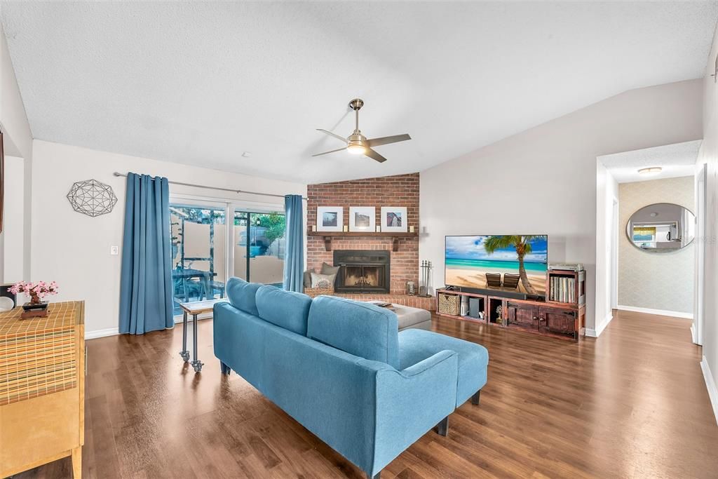 En Venta: $379,500 (3 camas, 2 baños, 1486 Pies cuadrados)