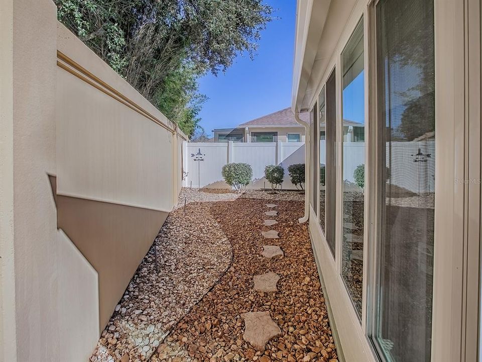 For Sale: $399,000 (3 beds, 2 baths, 1357 Square Feet)