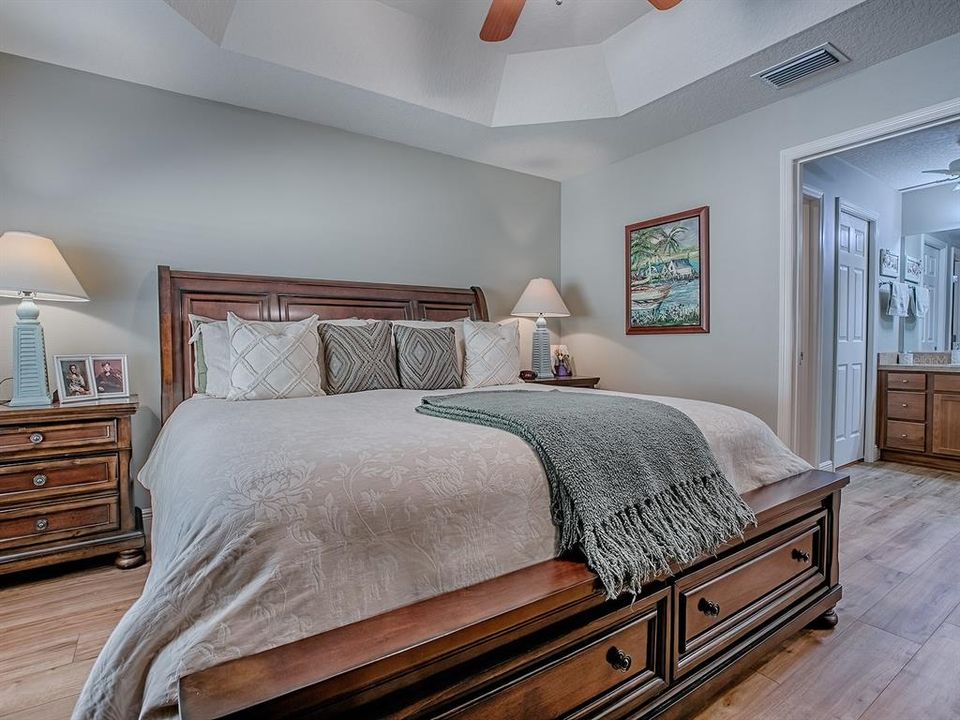 For Sale: $399,000 (3 beds, 2 baths, 1357 Square Feet)