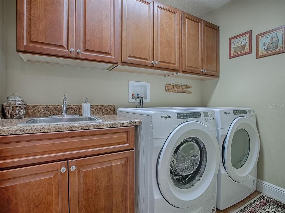 For Sale: $399,000 (3 beds, 2 baths, 1357 Square Feet)