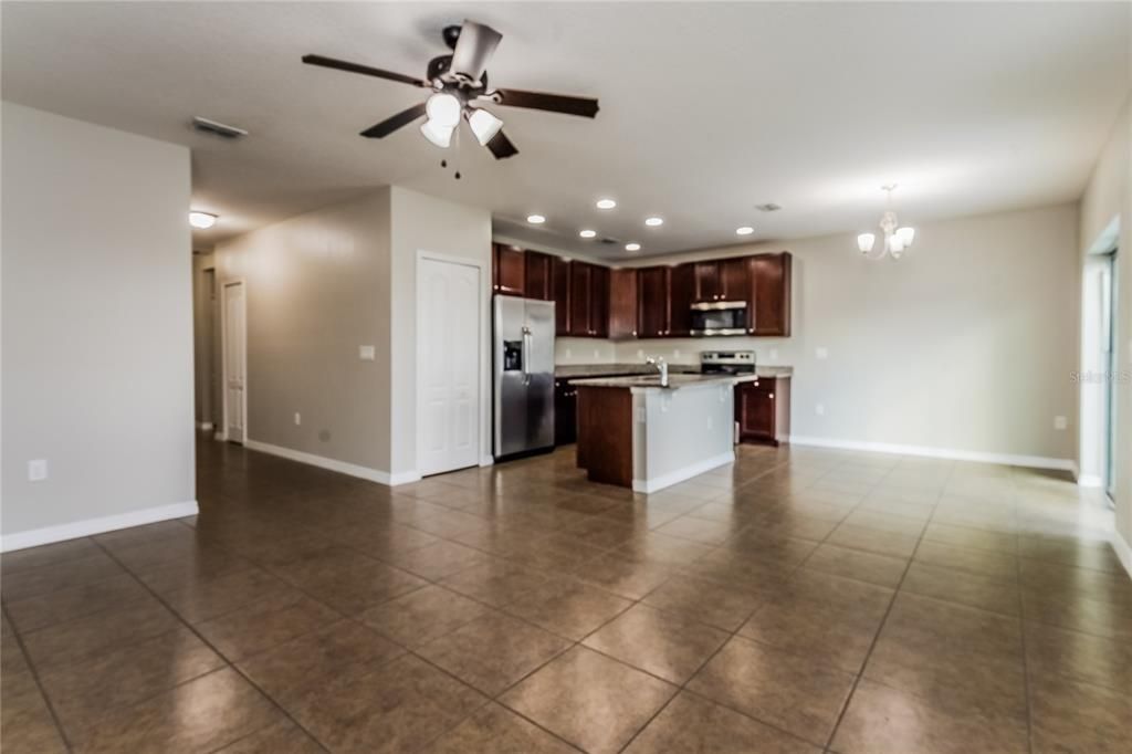 For Rent: $2,260 (3 beds, 2 baths, 1425 Square Feet)