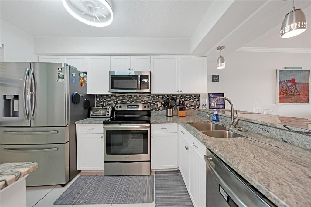 待售: $550,000 (2 贝兹, 2 浴室, 1222 平方英尺)