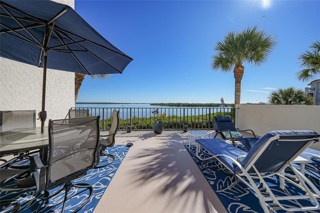 待售: $550,000 (2 贝兹, 2 浴室, 1222 平方英尺)