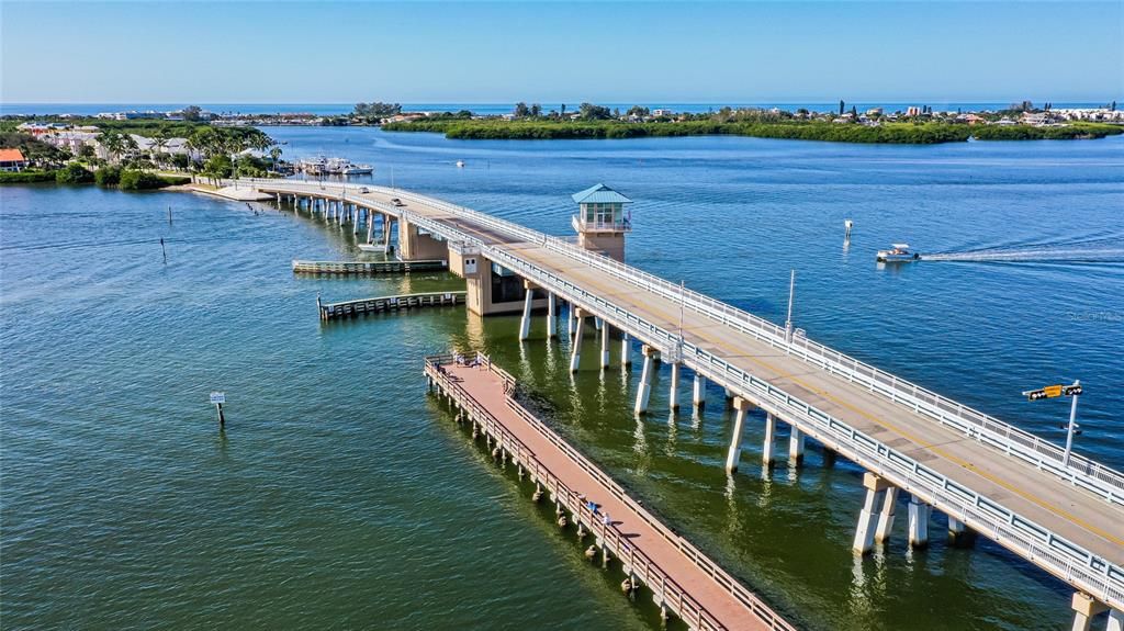 待售: $550,000 (2 贝兹, 2 浴室, 1222 平方英尺)