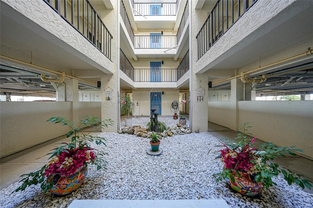 待售: $550,000 (2 贝兹, 2 浴室, 1222 平方英尺)