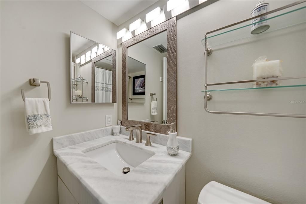 待售: $550,000 (2 贝兹, 2 浴室, 1222 平方英尺)