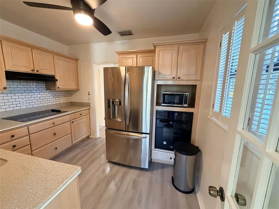 For Rent: $3,000 (2 beds, 1 baths, 1117 Square Feet)