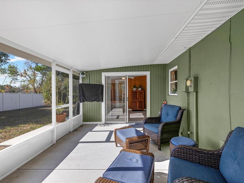 For Sale: $220,000 (2 beds, 2 baths, 1056 Square Feet)