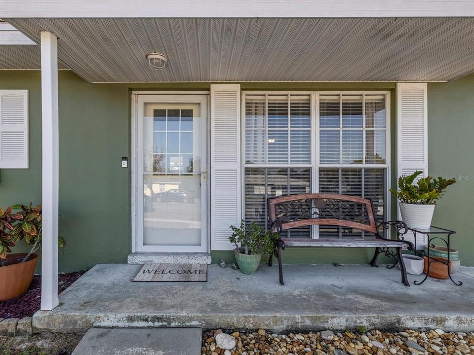 For Sale: $220,000 (2 beds, 2 baths, 1056 Square Feet)