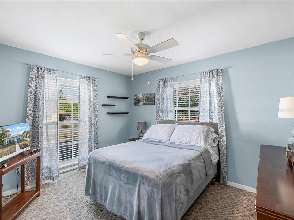 For Sale: $220,000 (2 beds, 2 baths, 1056 Square Feet)