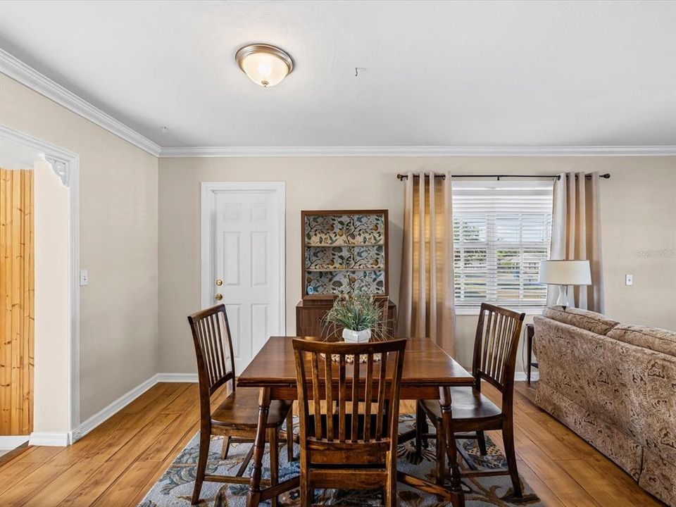 For Sale: $220,000 (2 beds, 2 baths, 1056 Square Feet)