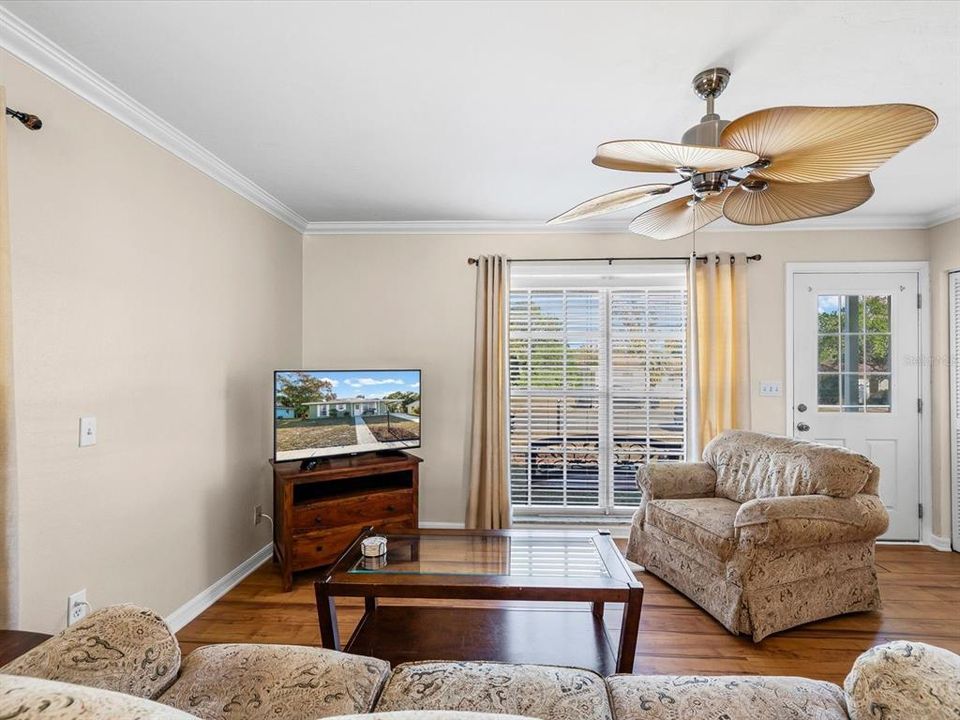 For Sale: $220,000 (2 beds, 2 baths, 1056 Square Feet)