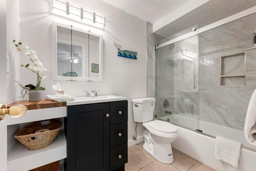 На продажу: $2,150,000 (5 спален, 0 ванн, 2188 Квадратных фут)