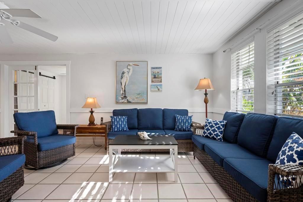 На продажу: $2,150,000 (5 спален, 0 ванн, 2188 Квадратных фут)