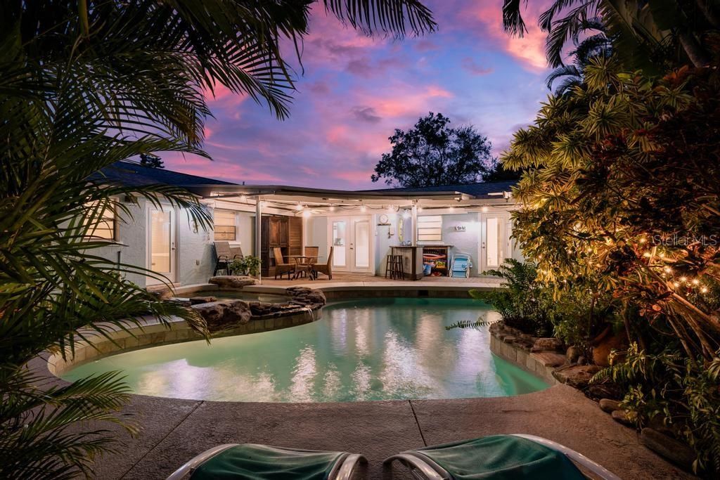 На продажу: $2,150,000 (5 спален, 0 ванн, 2188 Квадратных фут)