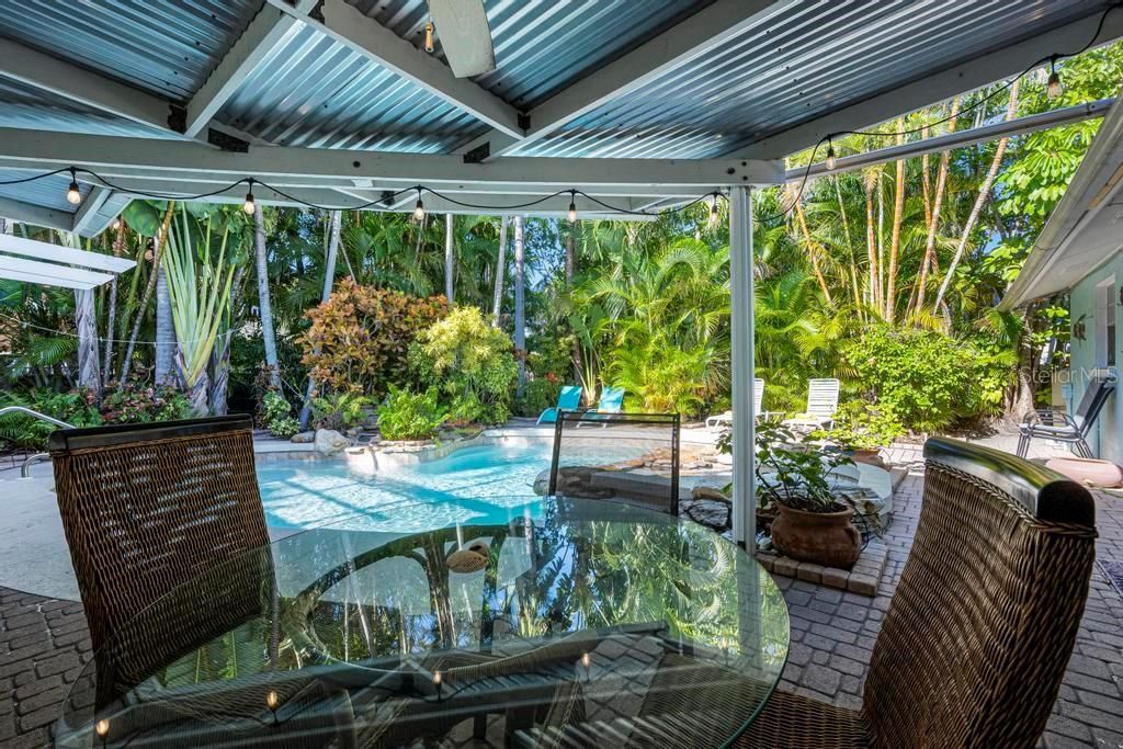 На продажу: $2,150,000 (5 спален, 0 ванн, 2188 Квадратных фут)