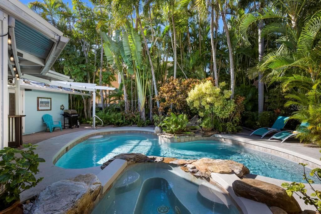 На продажу: $2,150,000 (5 спален, 0 ванн, 2188 Квадратных фут)