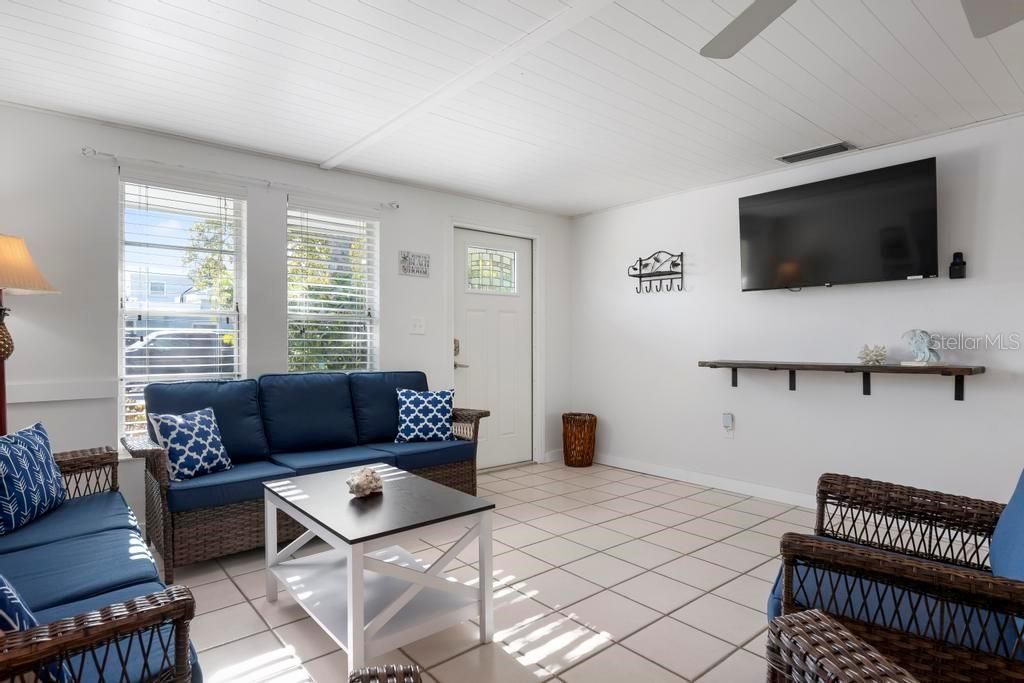 На продажу: $2,150,000 (5 спален, 0 ванн, 2188 Квадратных фут)