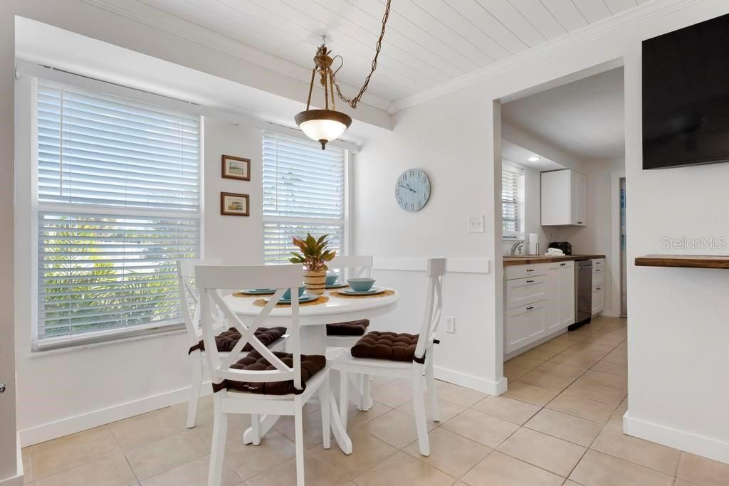 На продажу: $2,150,000 (5 спален, 0 ванн, 2188 Квадратных фут)