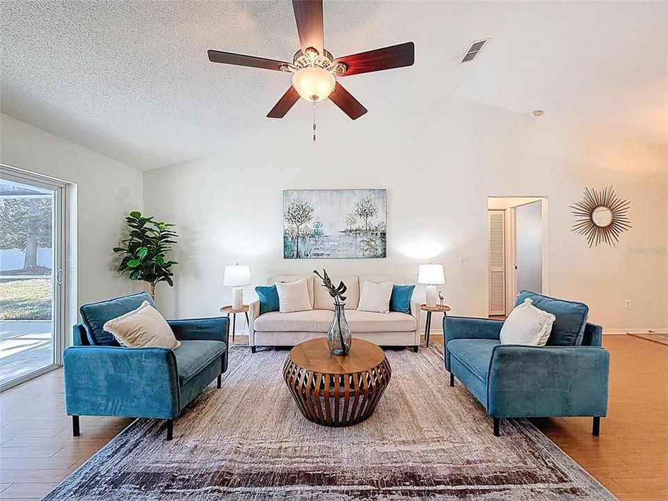 For Sale: $349,000 (3 beds, 2 baths, 1559 Square Feet)