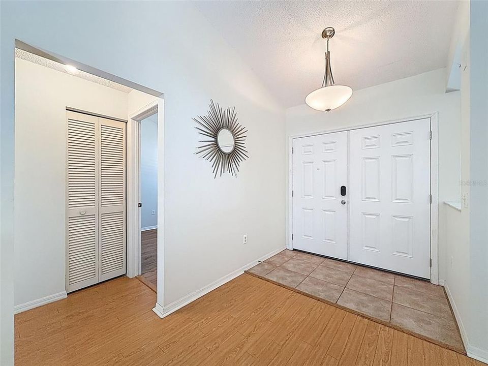 For Sale: $349,000 (3 beds, 2 baths, 1559 Square Feet)