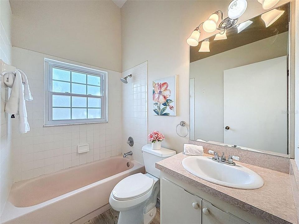 For Sale: $349,000 (3 beds, 2 baths, 1559 Square Feet)