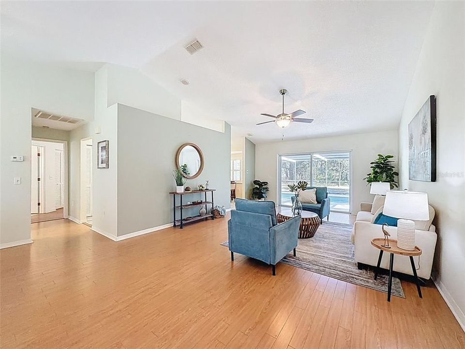 For Sale: $349,000 (3 beds, 2 baths, 1559 Square Feet)