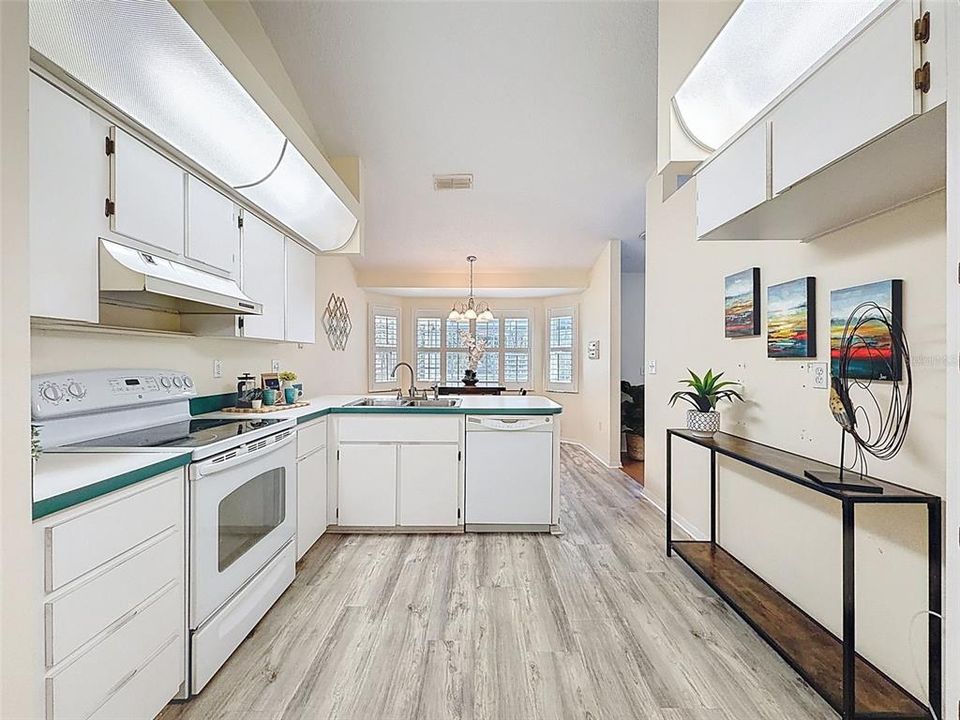 For Sale: $349,000 (3 beds, 2 baths, 1559 Square Feet)